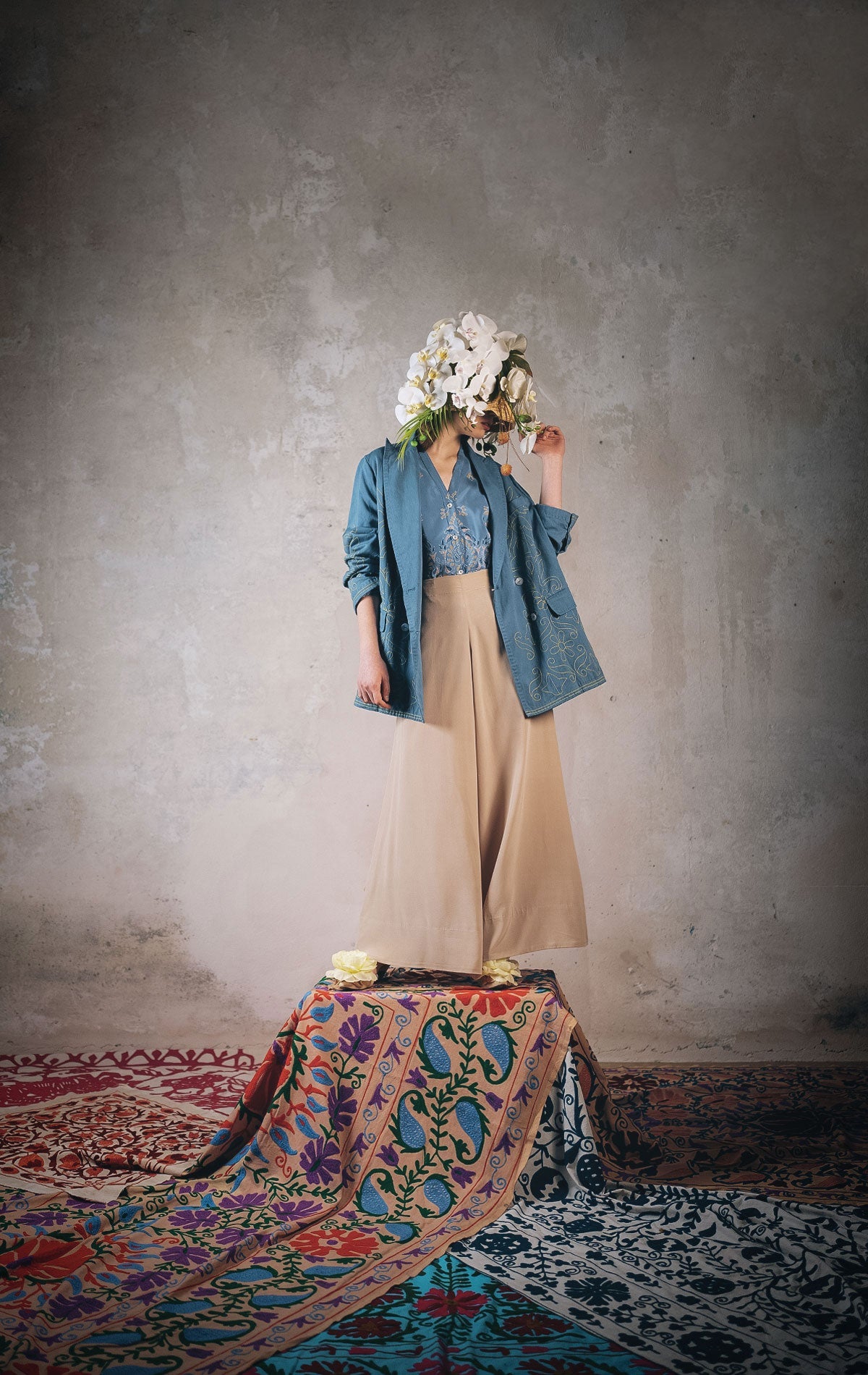 GABARDINA RICAMATA SILHOUETTE