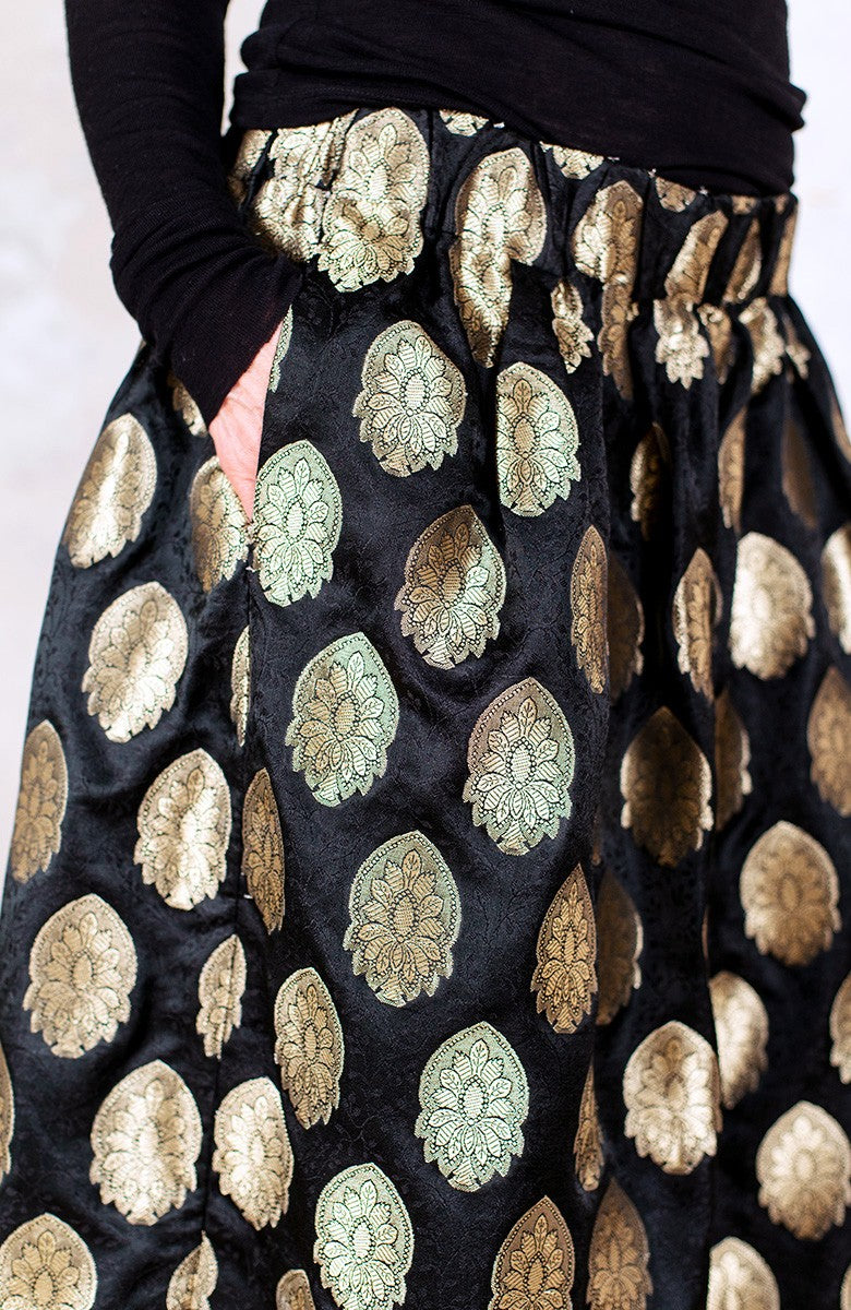BROCADE TRAVEL SKIRT