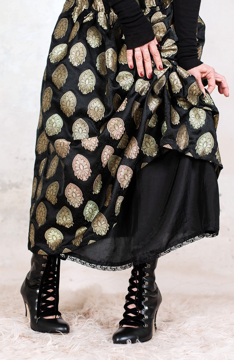 BROCADE TRAVEL SKIRT
