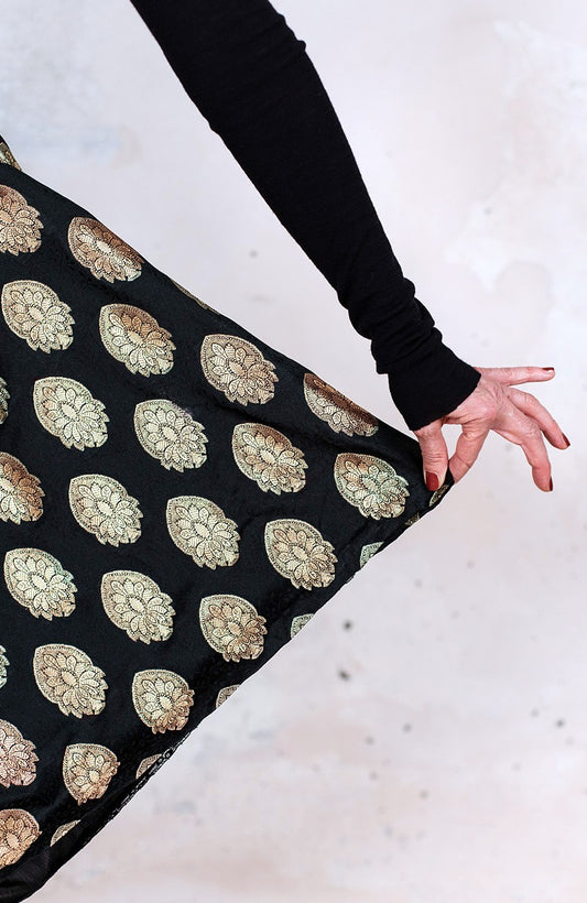BROCADE TRAVEL SKIRT
