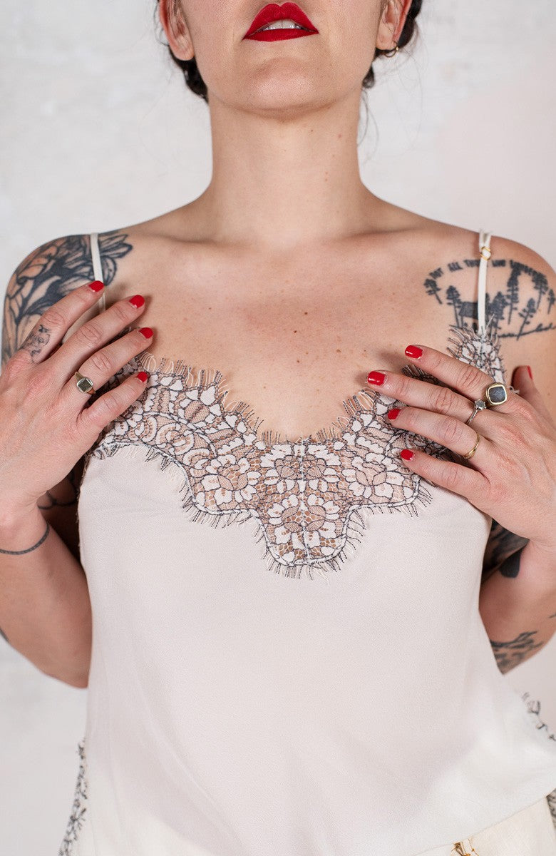 SHORT LACE SOTTOVESTE