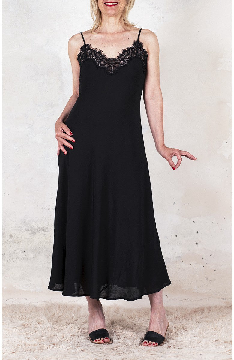 HYBRID LACE PERFECTA DRESS