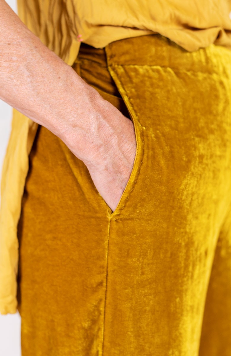 JAPAN VELVET TRUMPET PANT