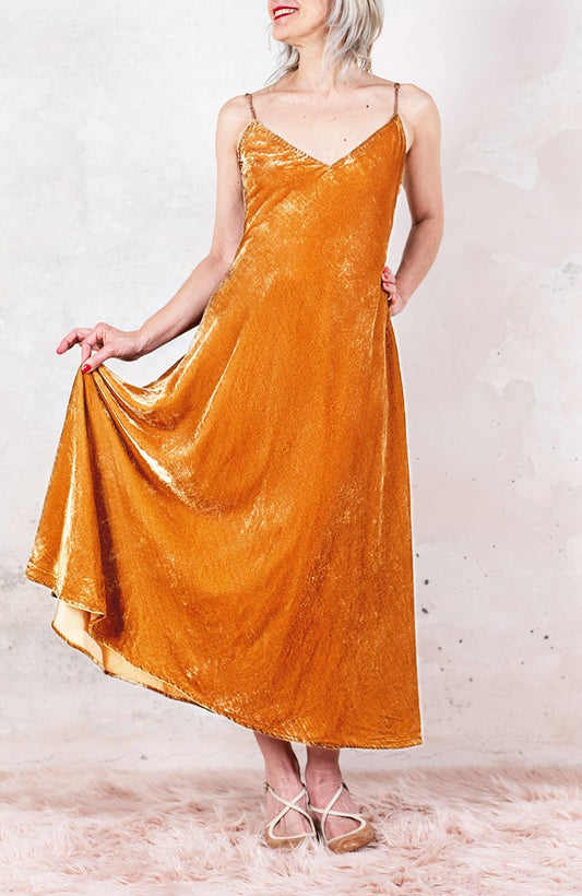 JAPAN HYBRID VELVET PERFECTA DRESS