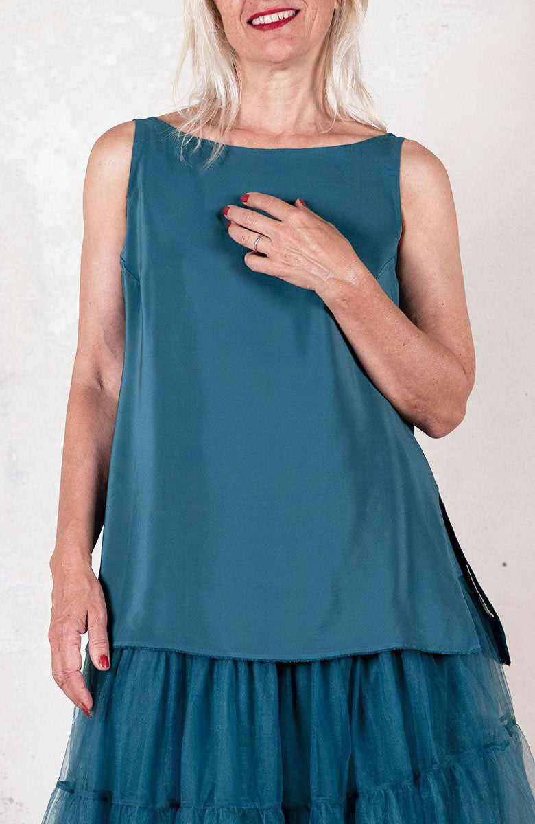 DOUBLE TRAVEL TOP