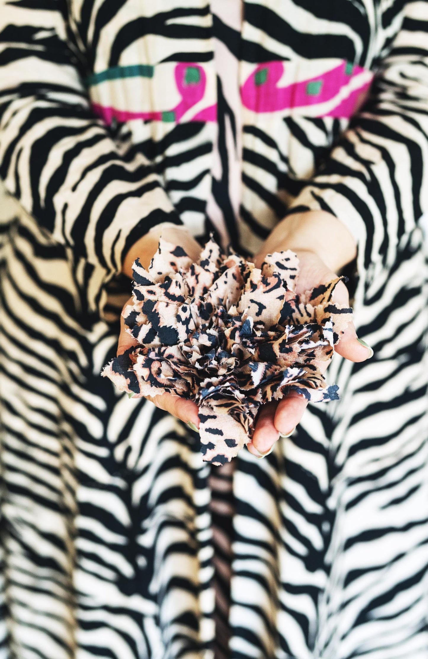 PRINTED LONG LIGHT COAT