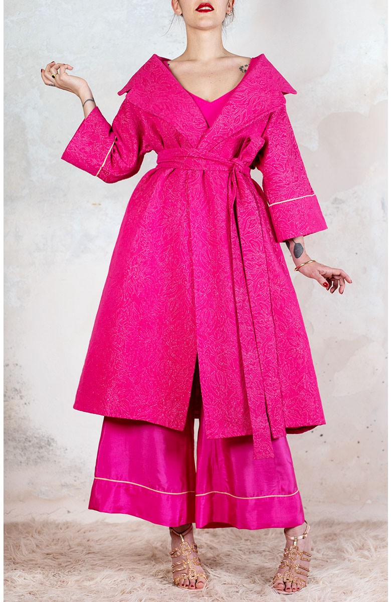 QUEEN COAT