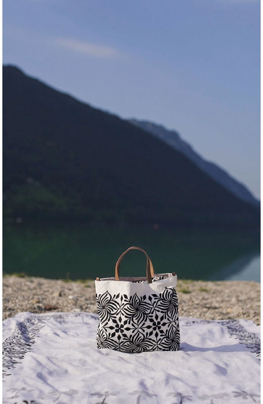 SUMMER EMBROIDERED BAG