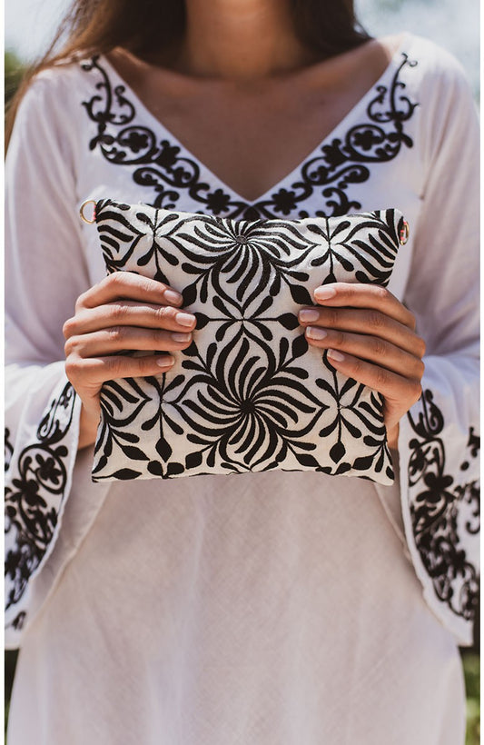 SUMMER EMBROIDERED BAG
