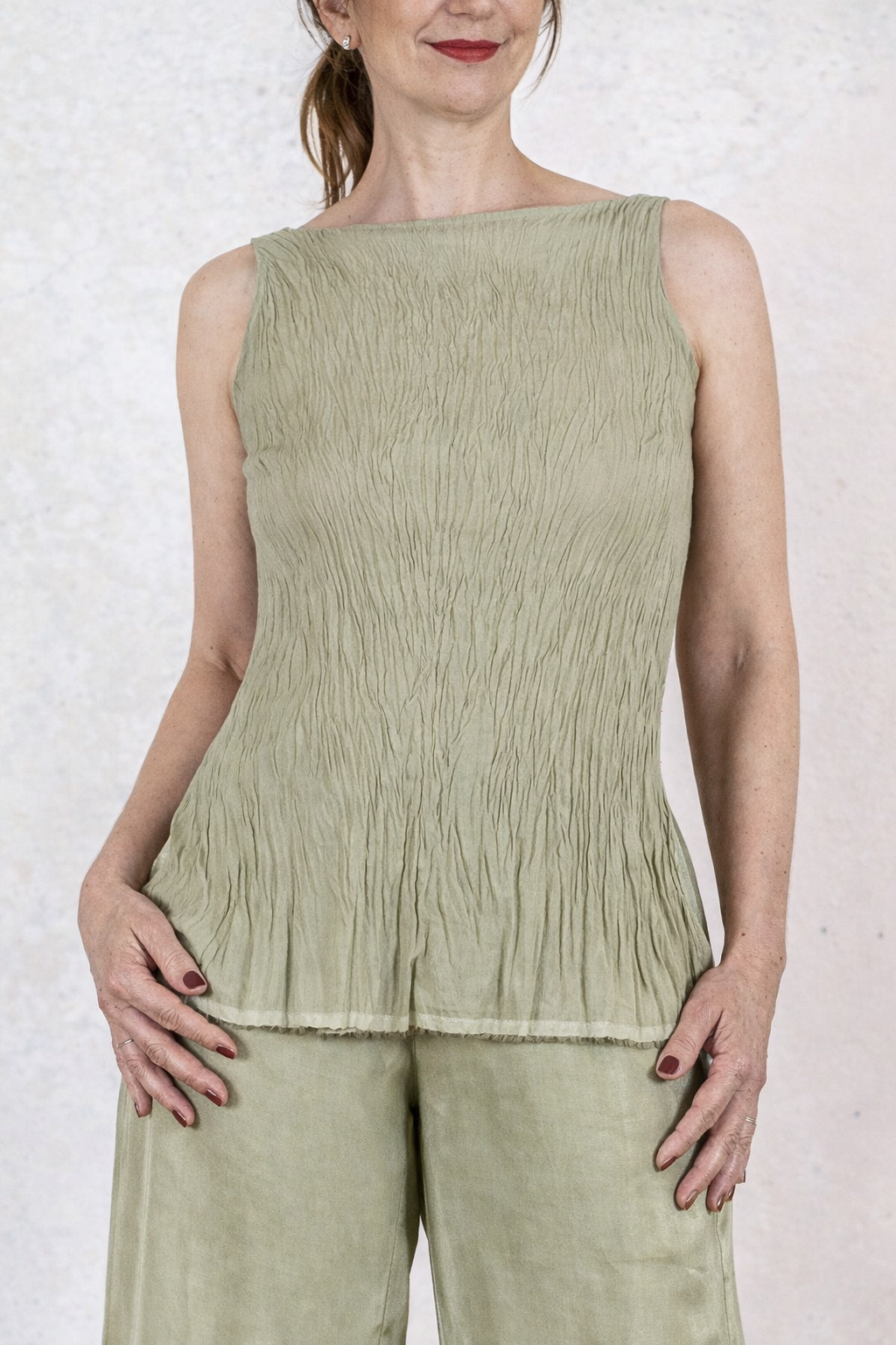 RUFFLED TOP WITH A LOVELY NECKLINE