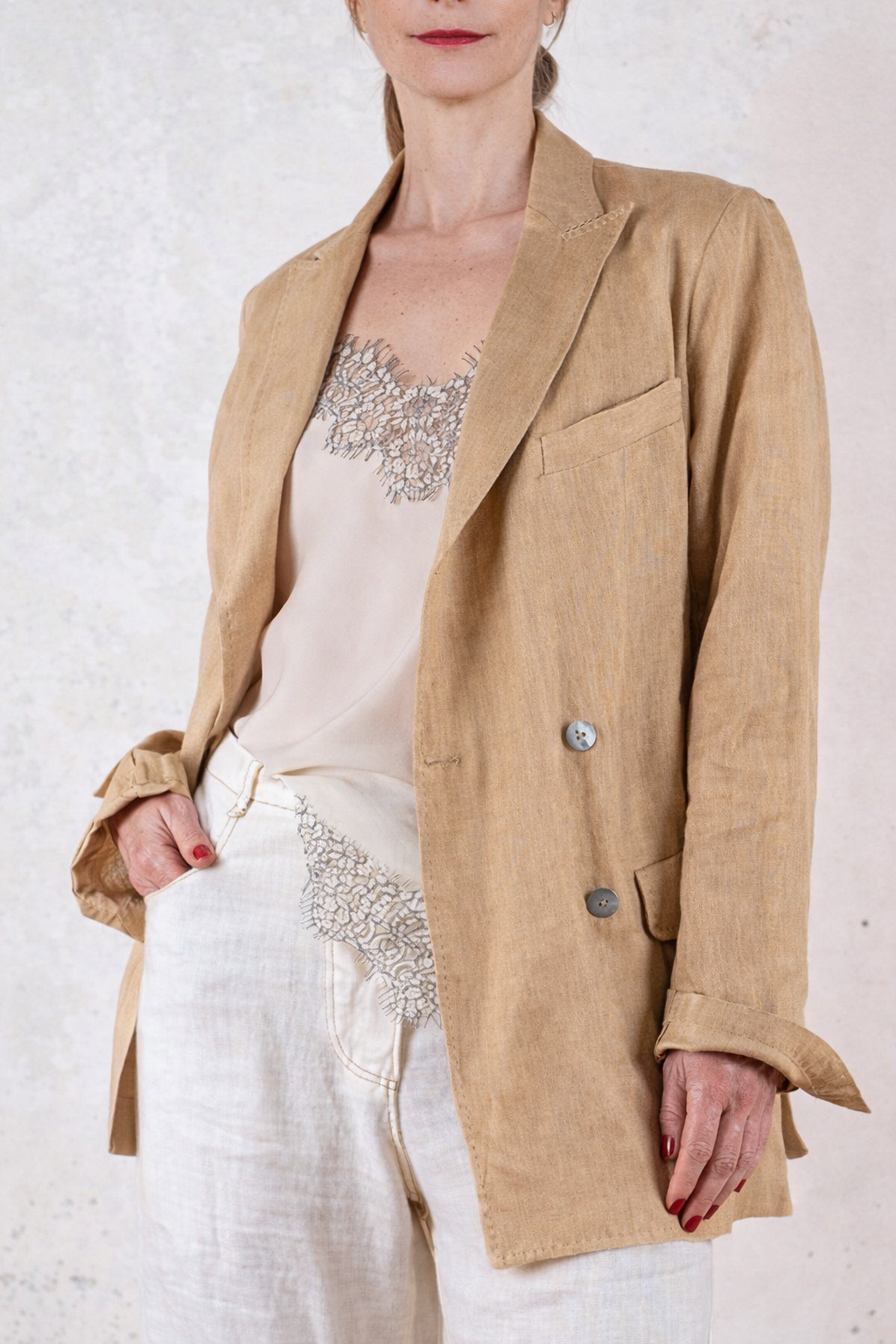 LINEN TRAVEL JACKET