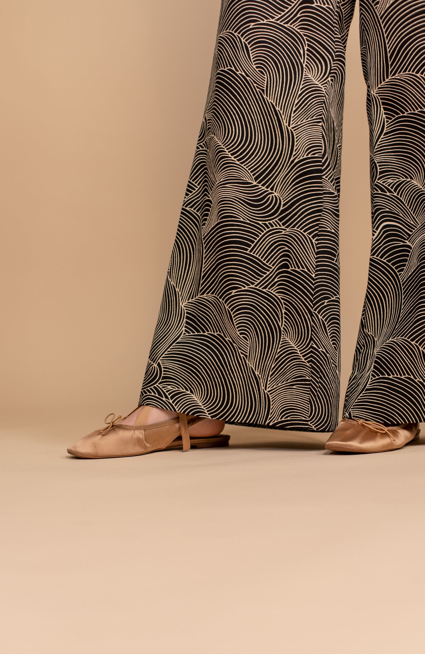 GABARDINE TRUMPET PANTS