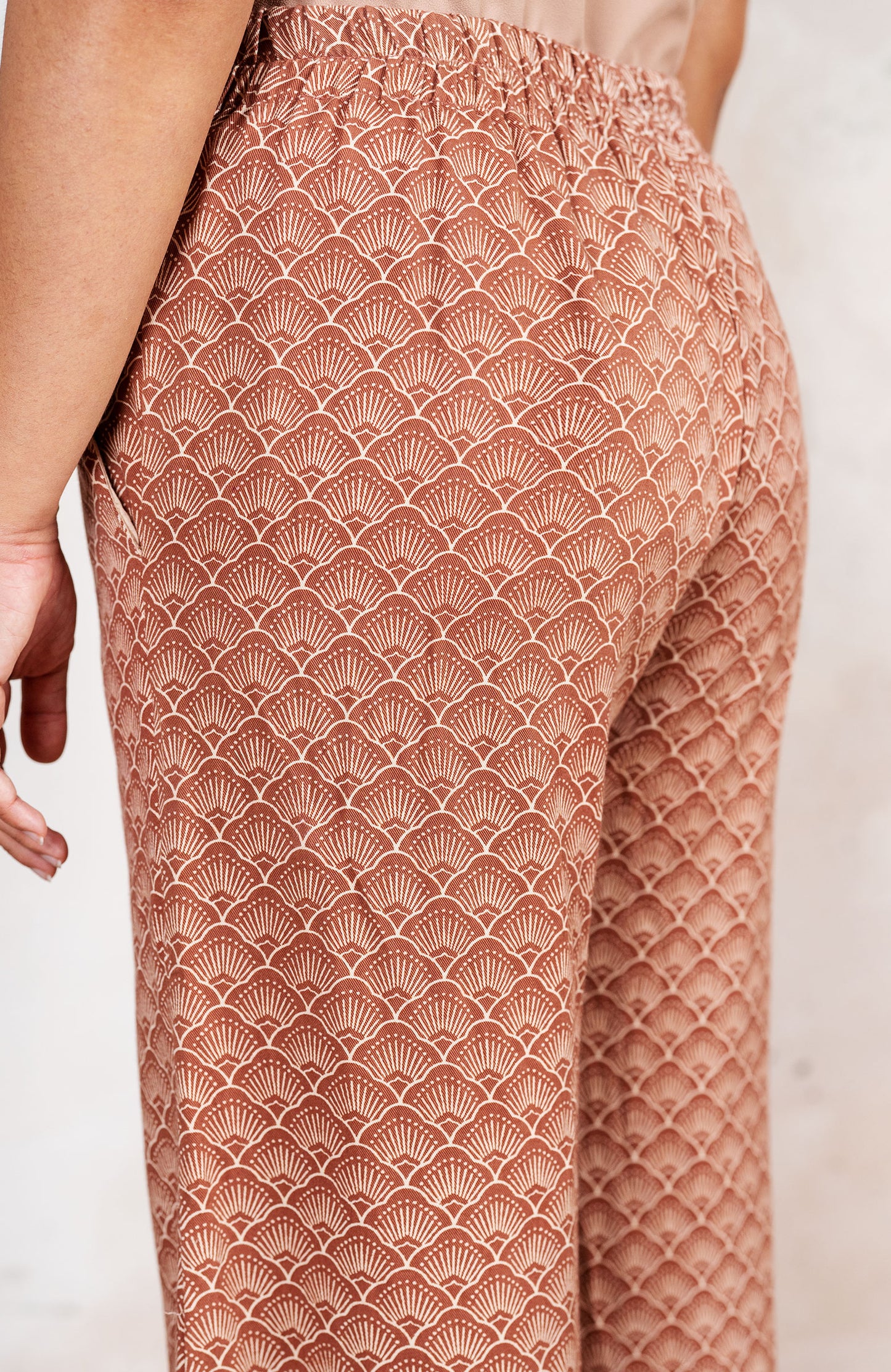 GABARDINE TRUMPET PANTS