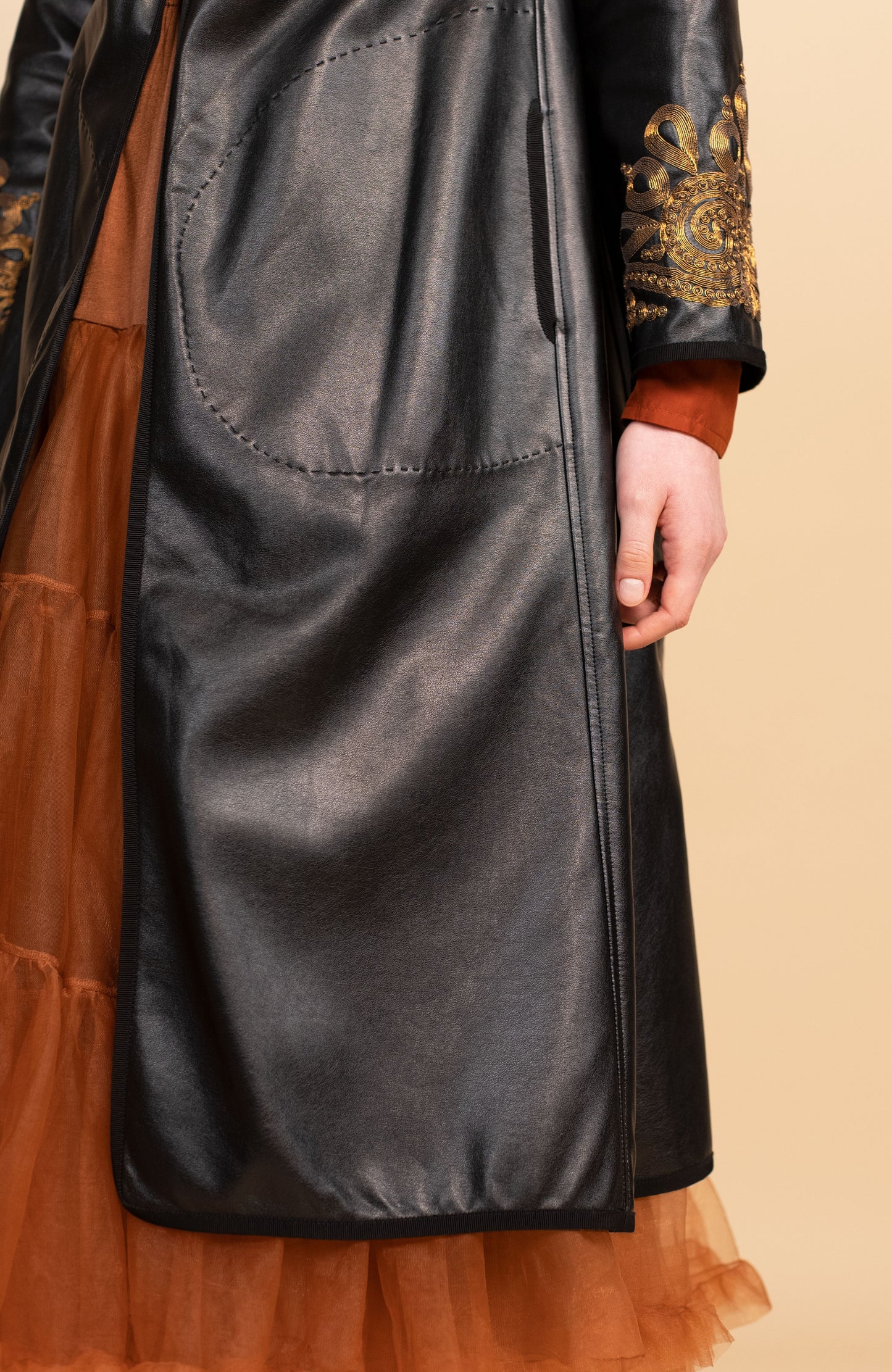 GUSCIO RICAMATO COAT