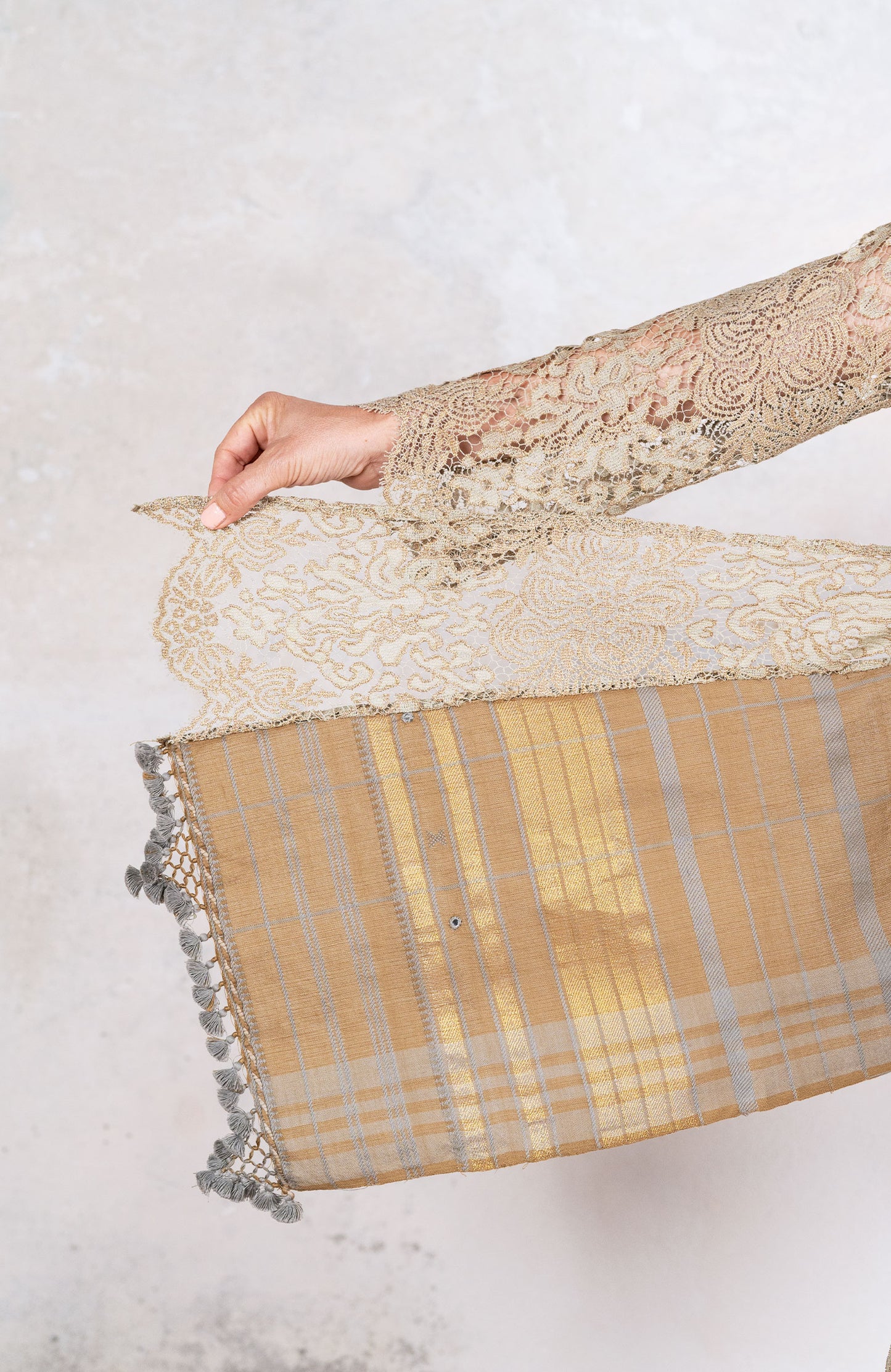 LACE&SCARF V-NECK INCROSTATO COAT