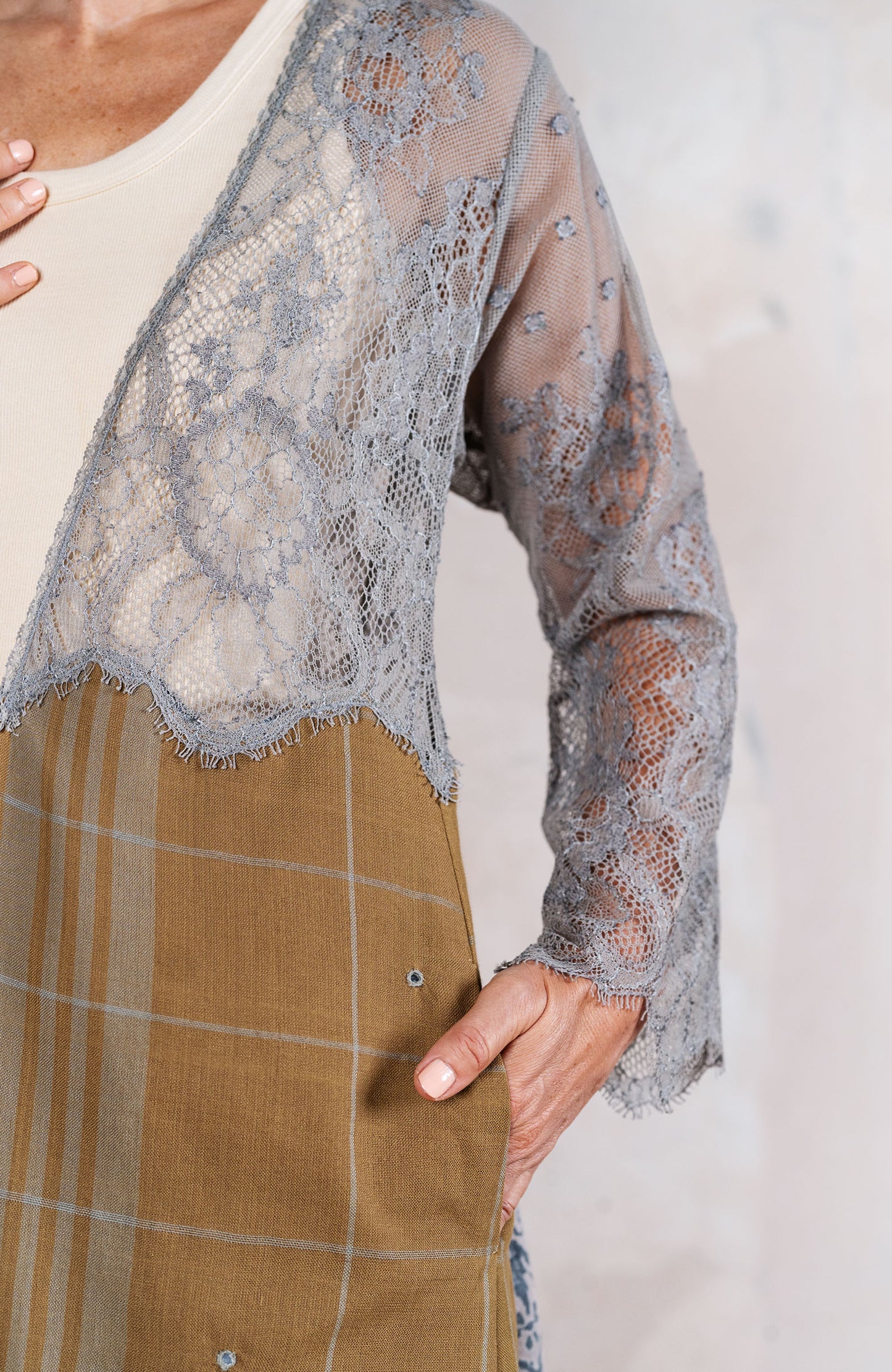 LACE&SCARF V-NECK INCROSTATO COAT
