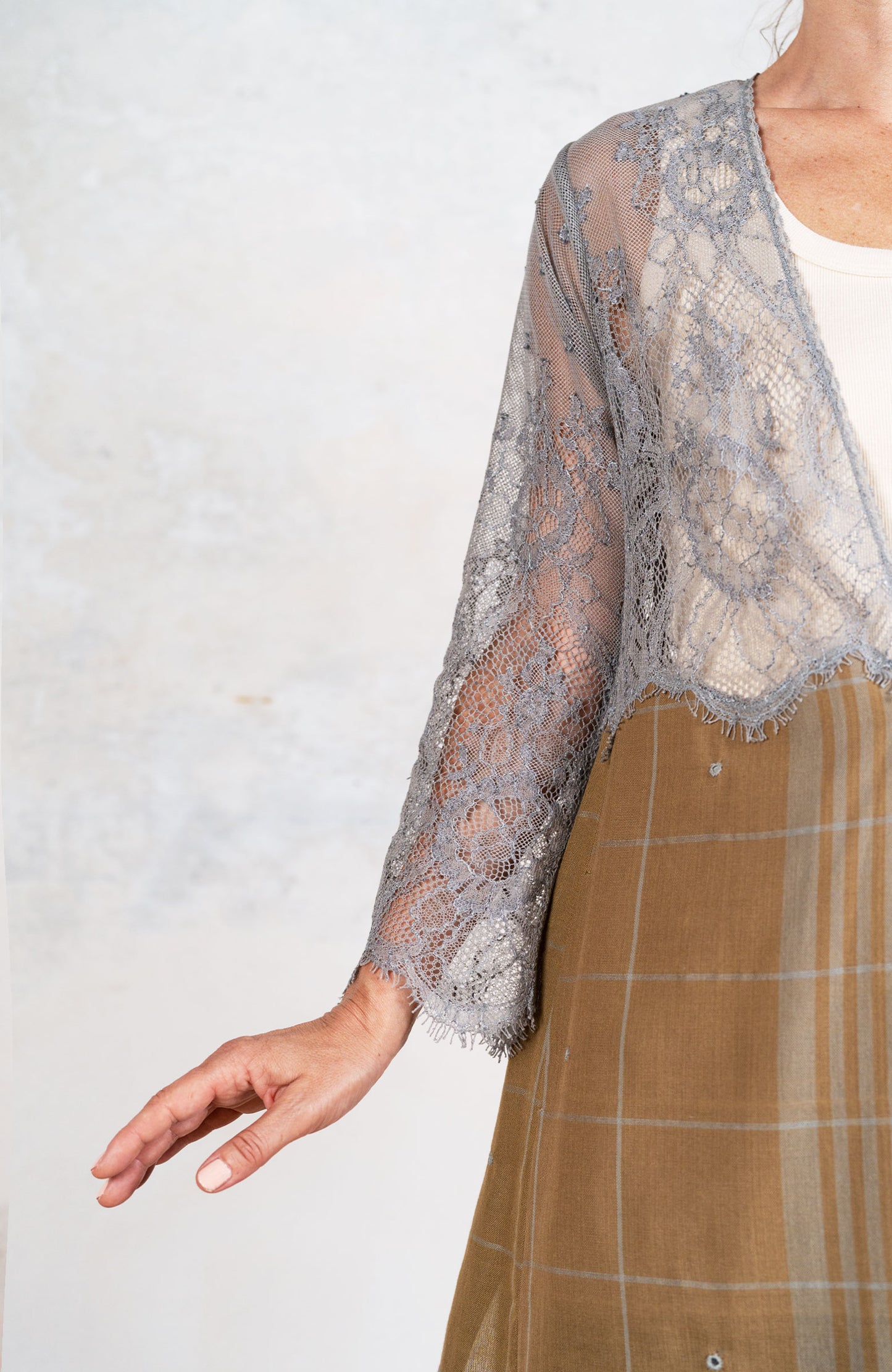 LACE&SCARF V-NECK INCROSTATO COAT
