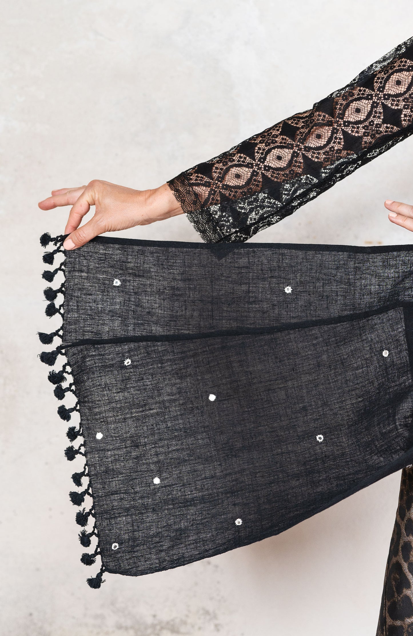 LACE&SCARF V-NECK INCROSTATO COAT