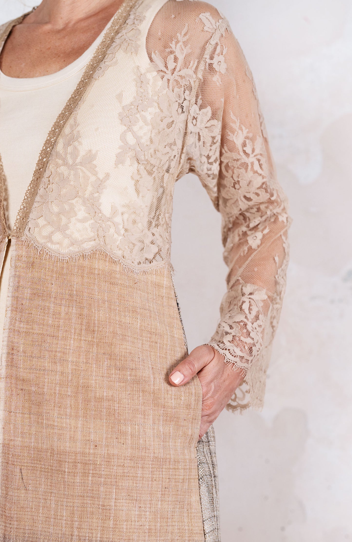 LACE&SCARF V-NECK INCROSTATO COAT