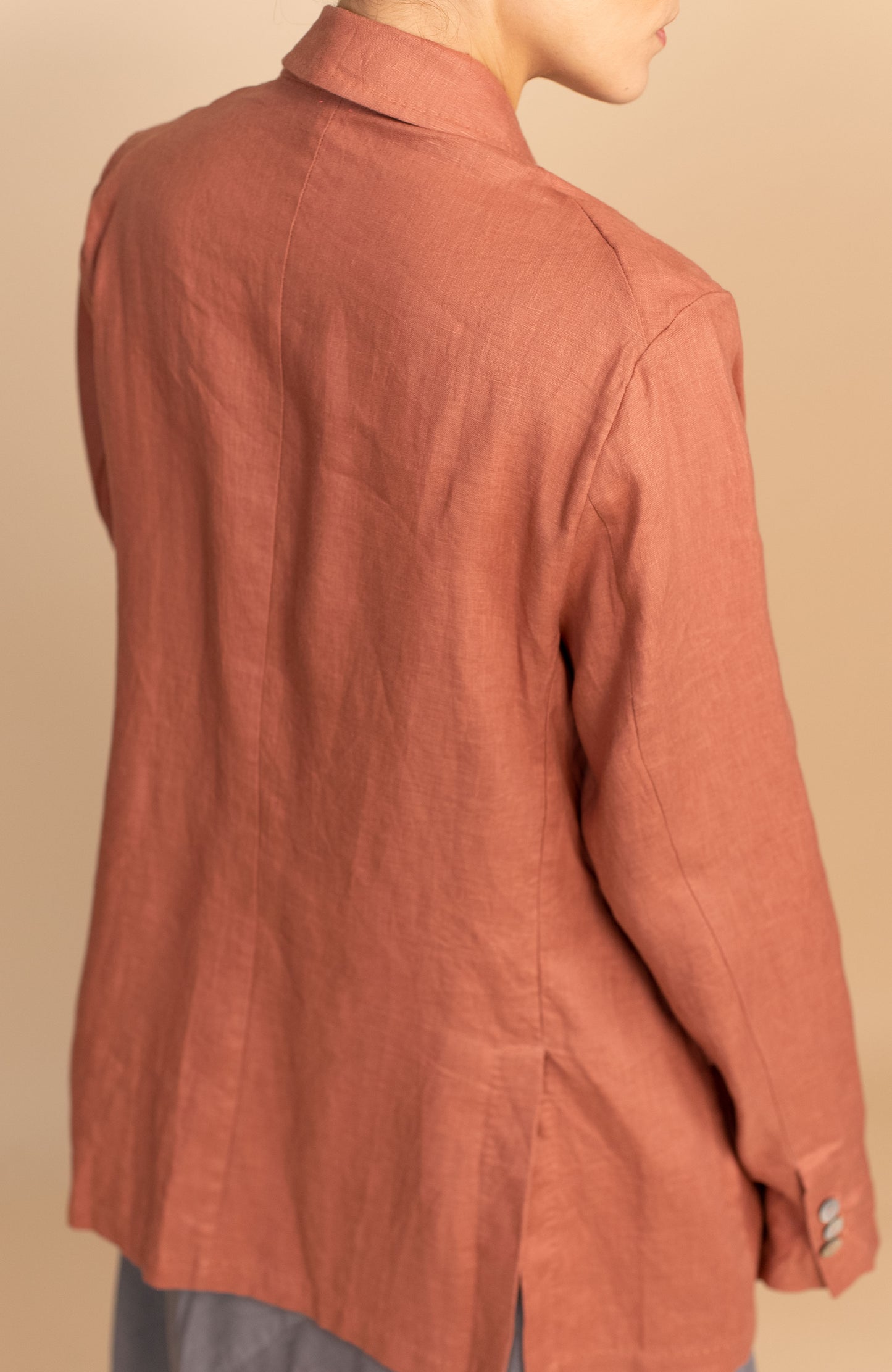 LINEN TRAVEL JACKET