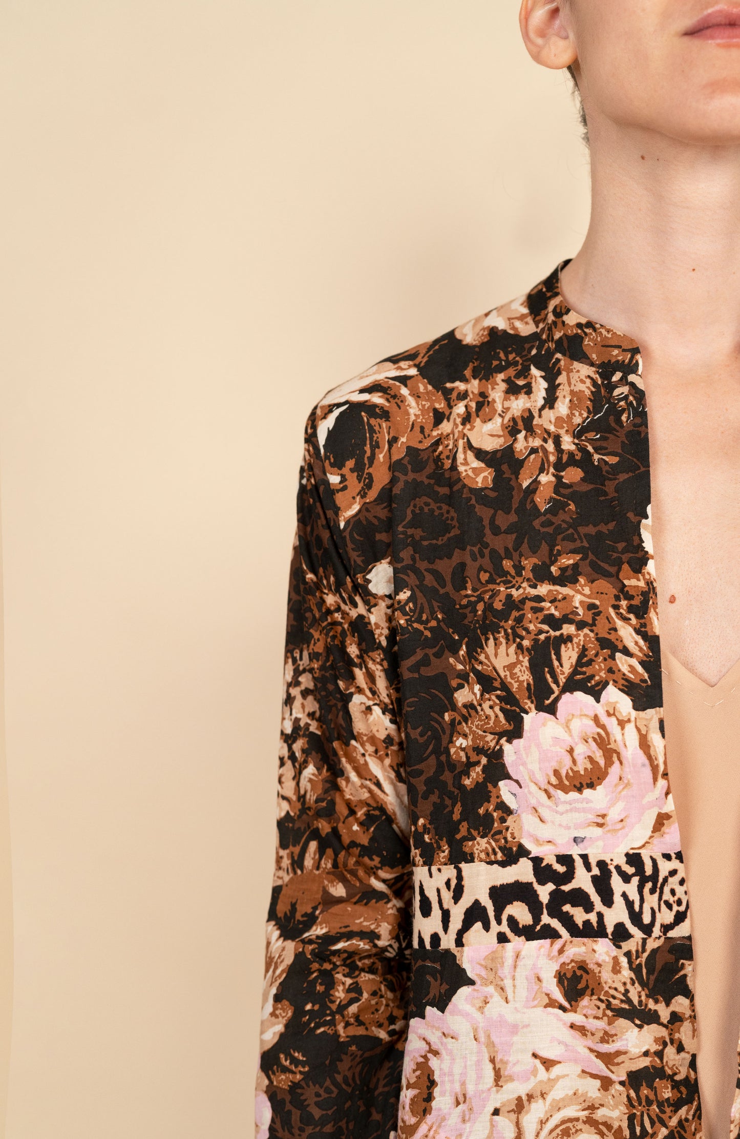 PRINTED LONG LIGHT COAT