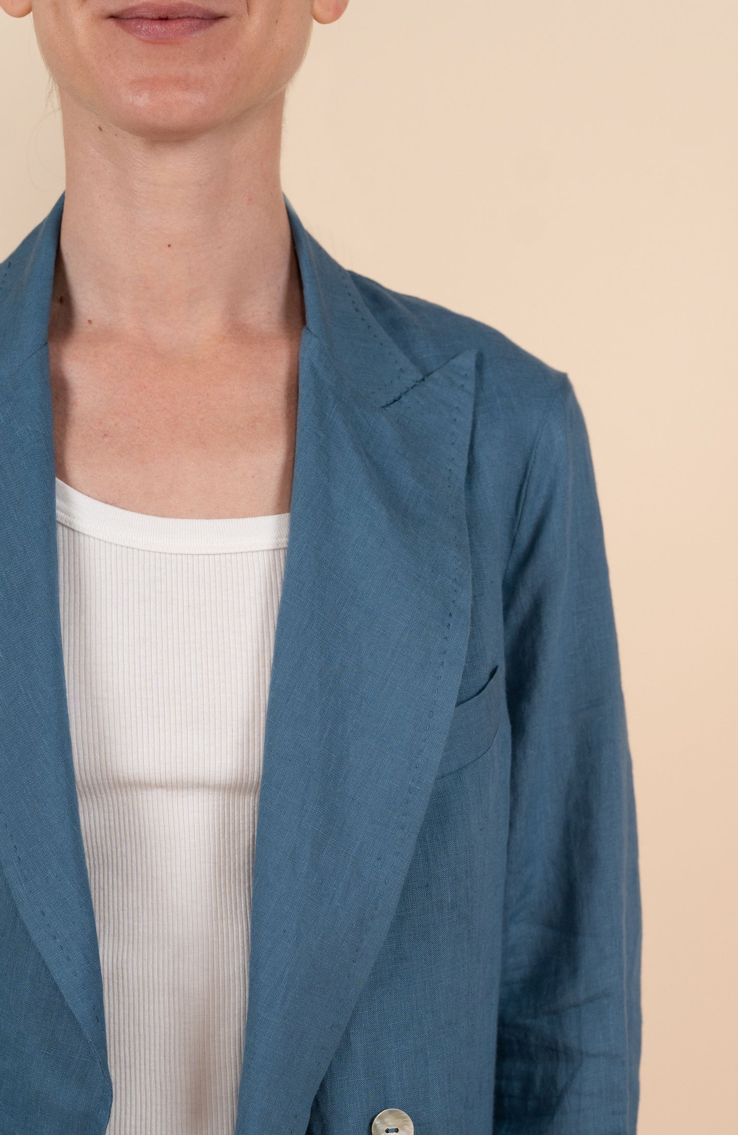 LINEN TRAVEL JACKET
