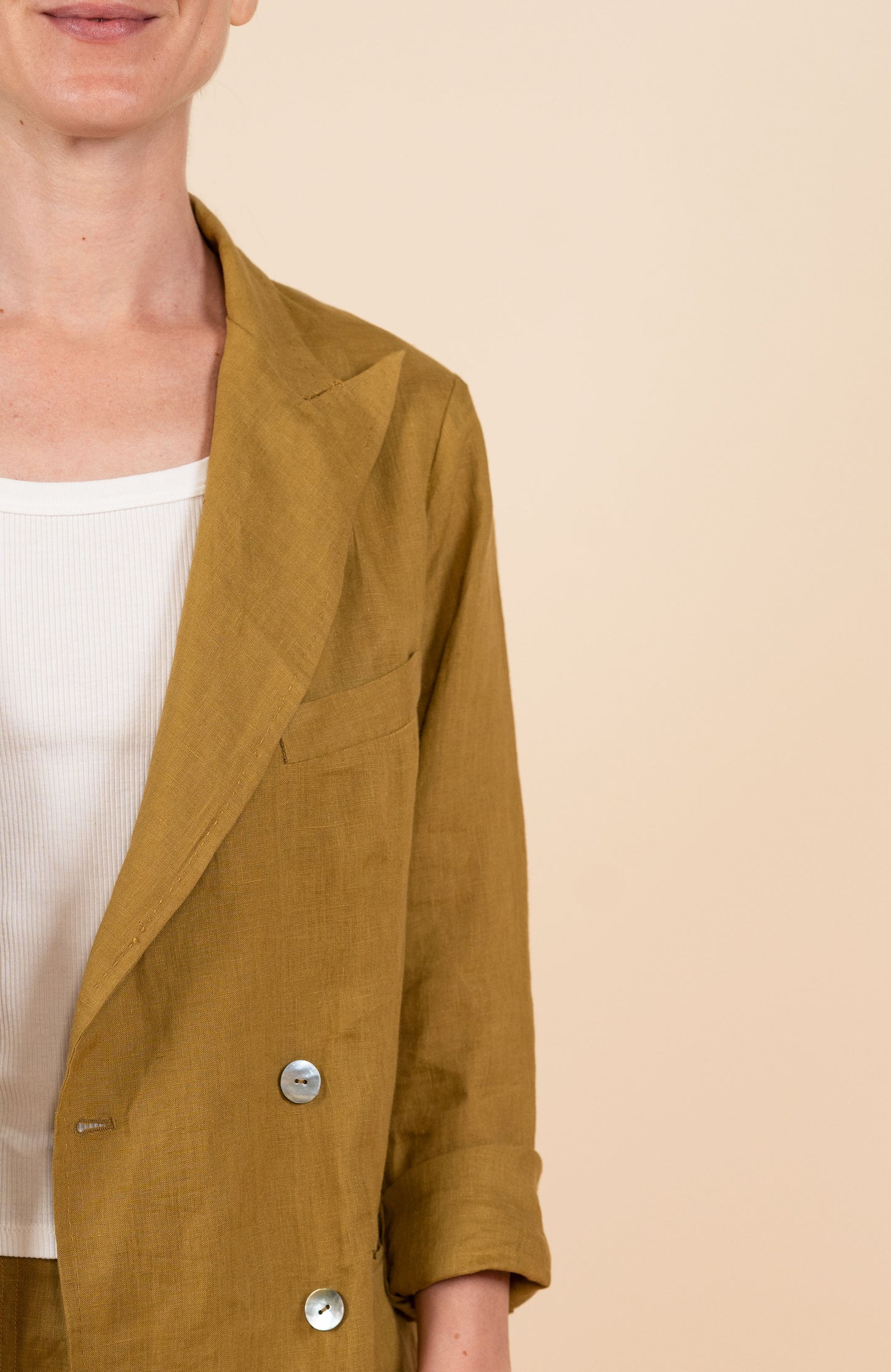 LINEN TRAVEL JACKET