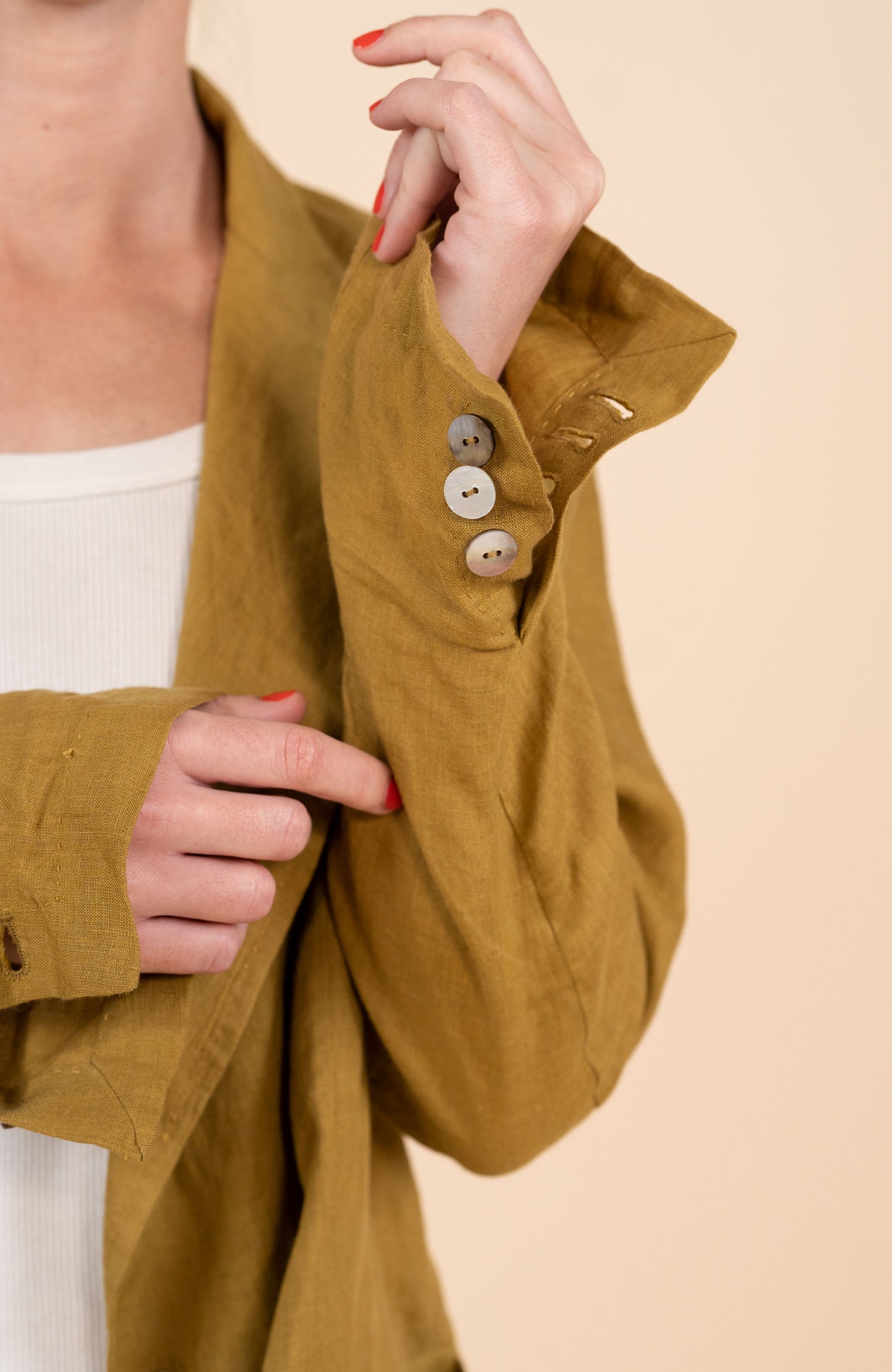 LINEN TRAVEL JACKET