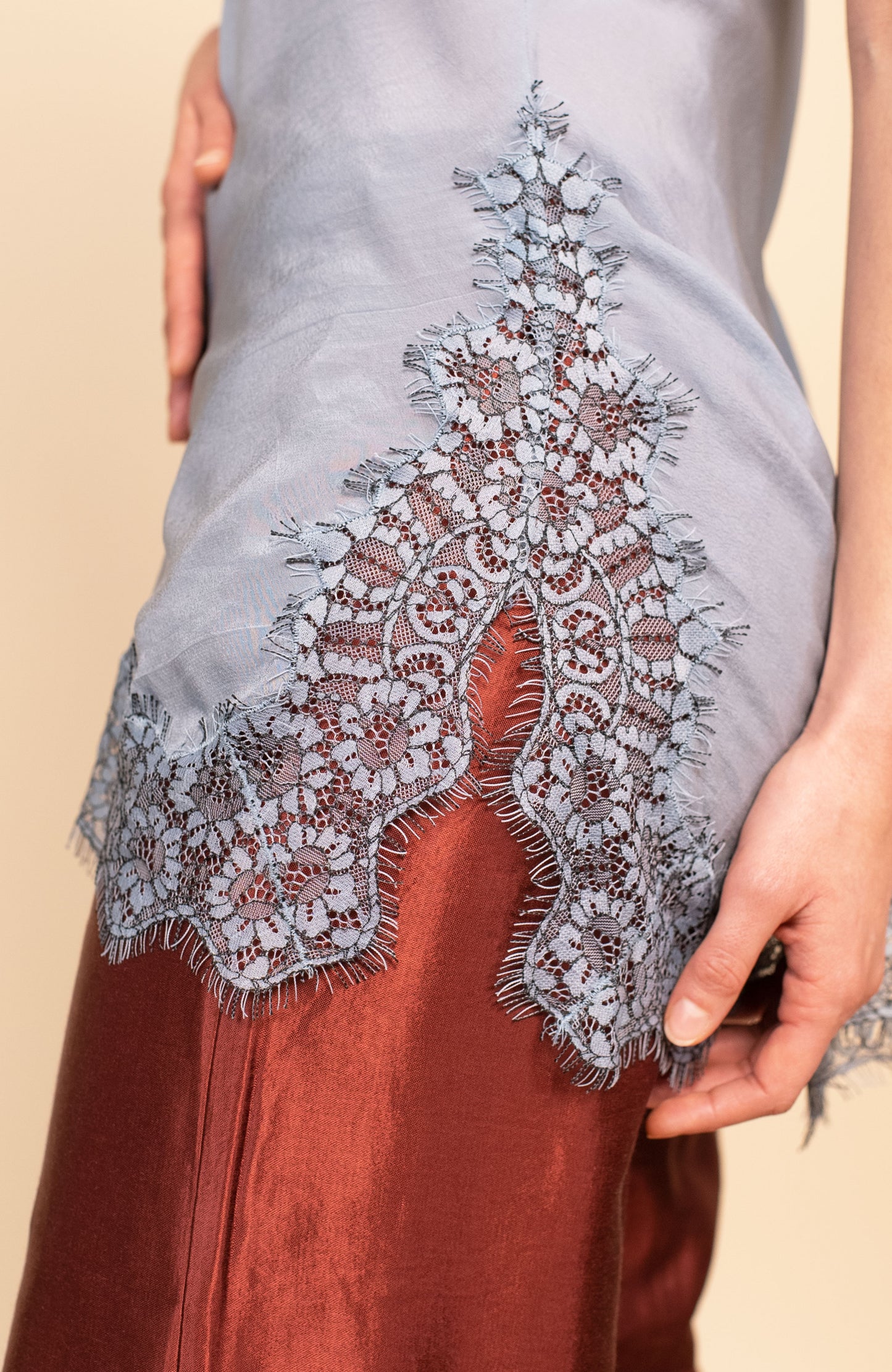 SHORT LACE SOTTOVESTE