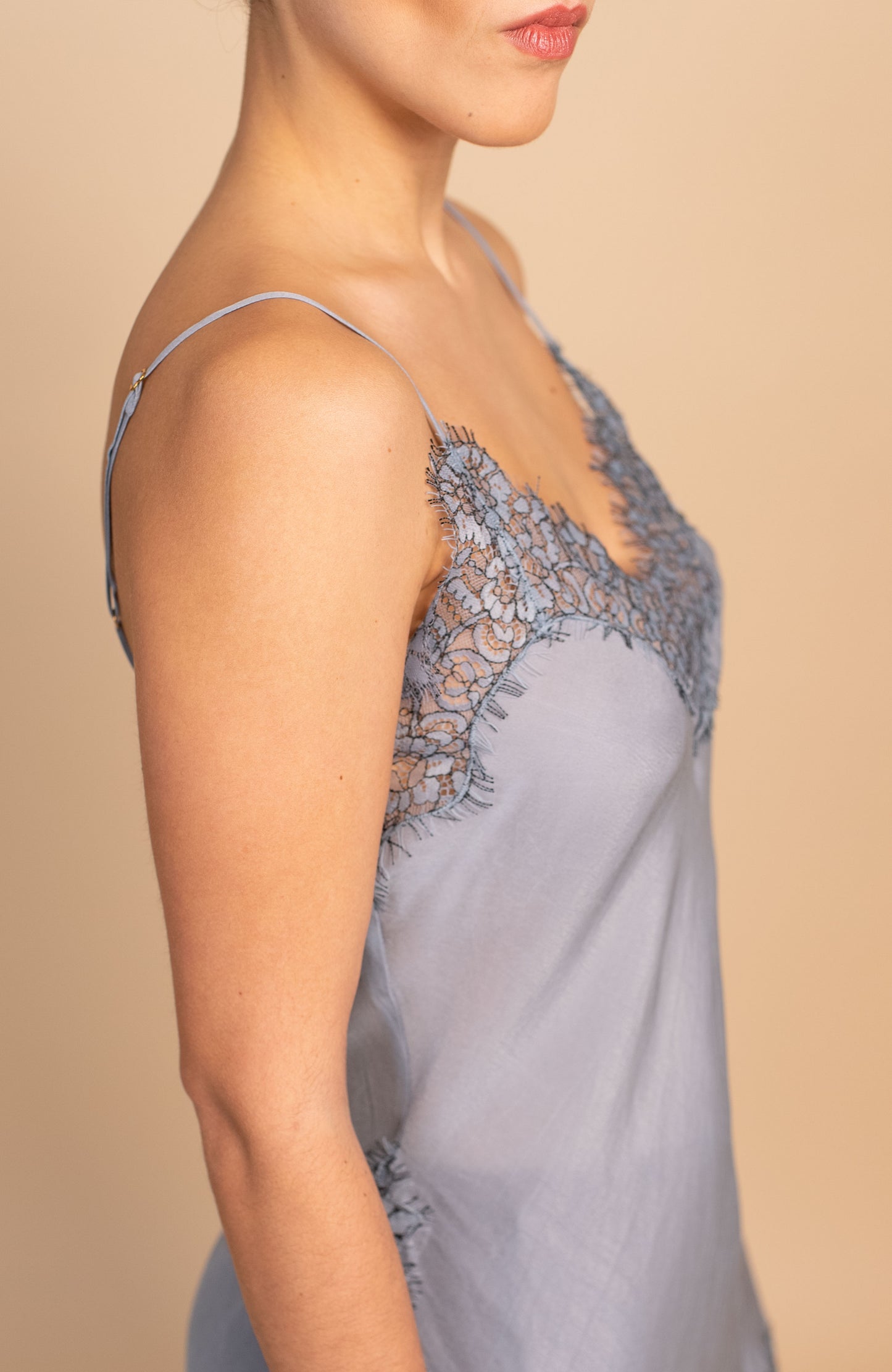 SHORT LACE SOTTOVESTE