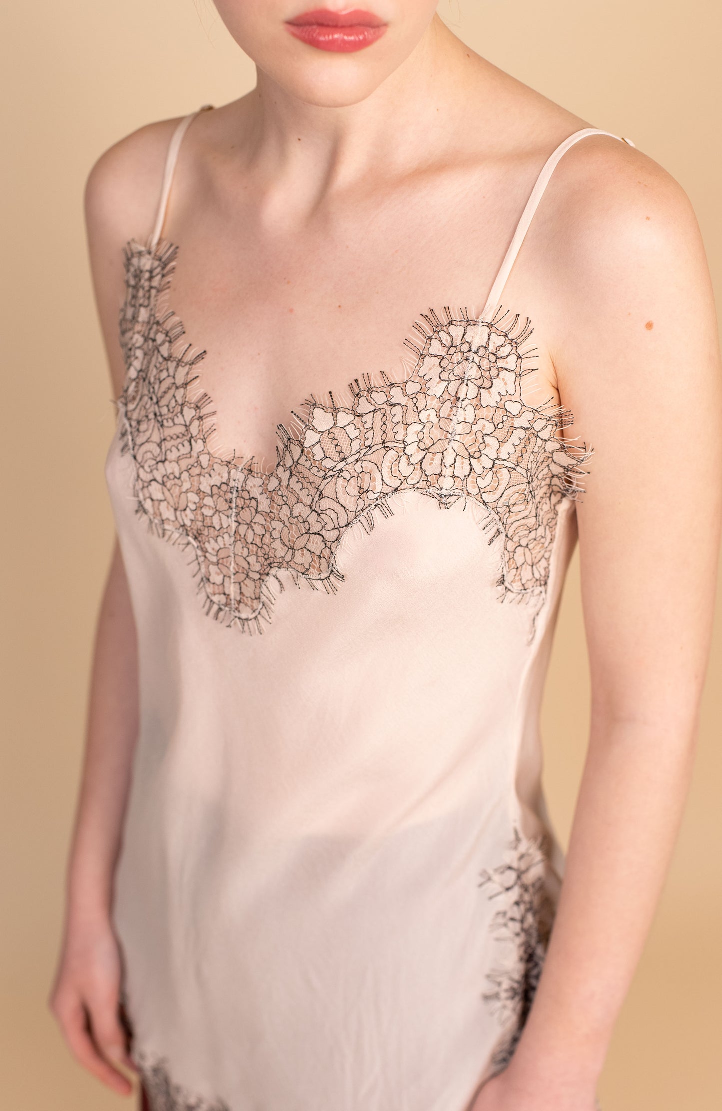 SHORT LACE SOTTOVESTE