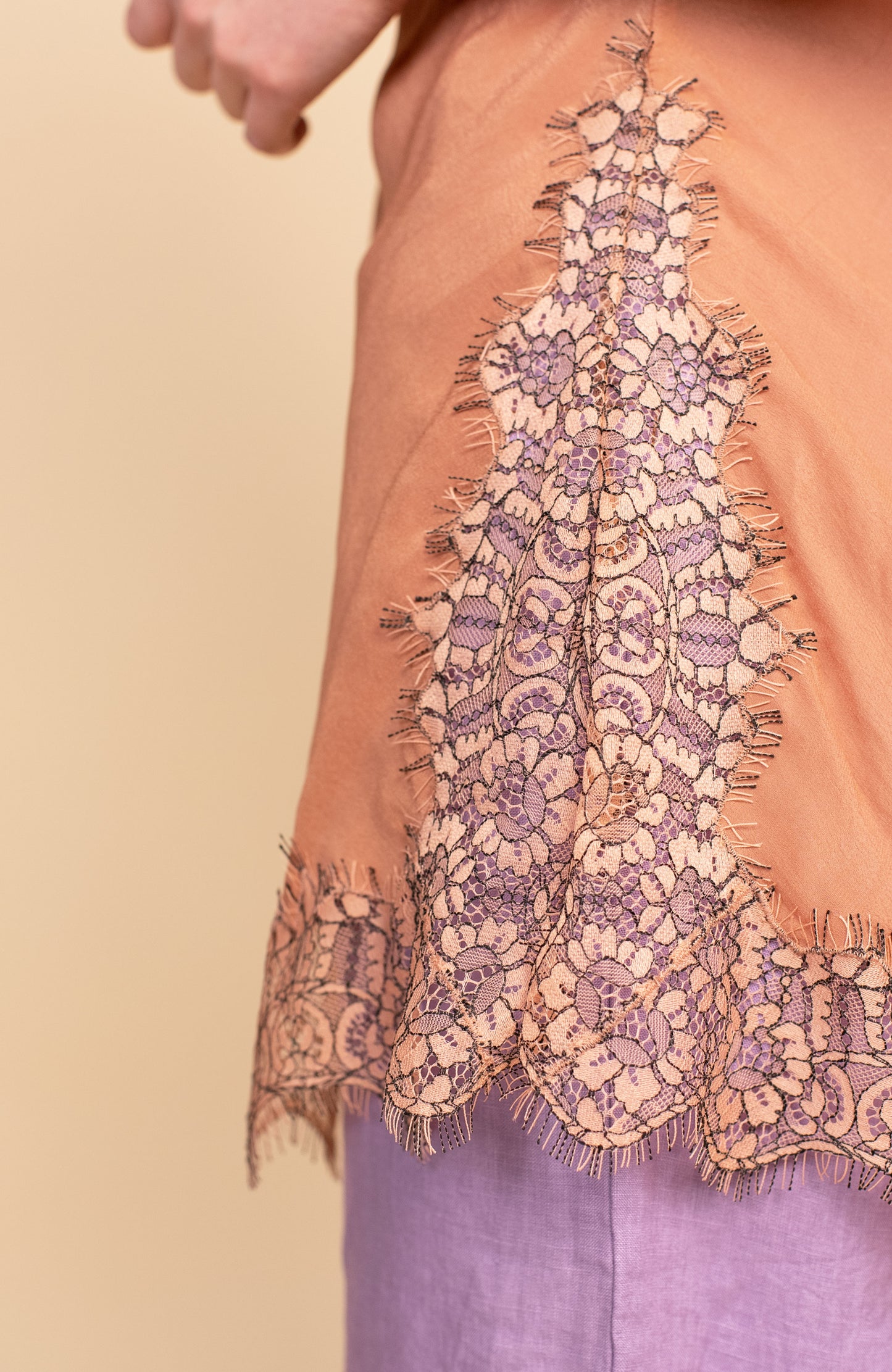 SHORT LACE SOTTOVESTE