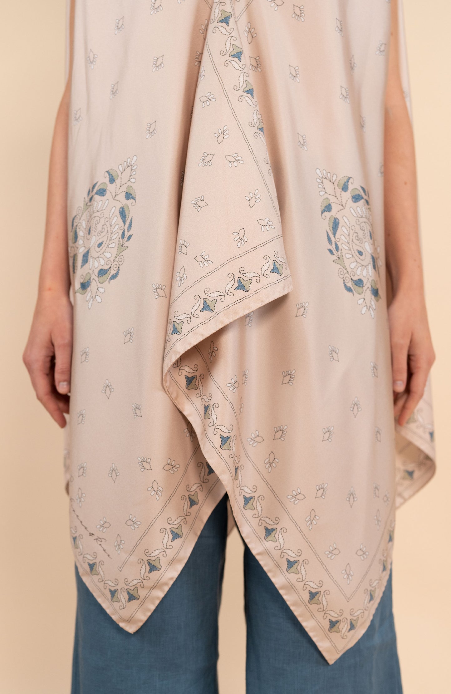 GORGEOUS FOULARD SILK TOP
