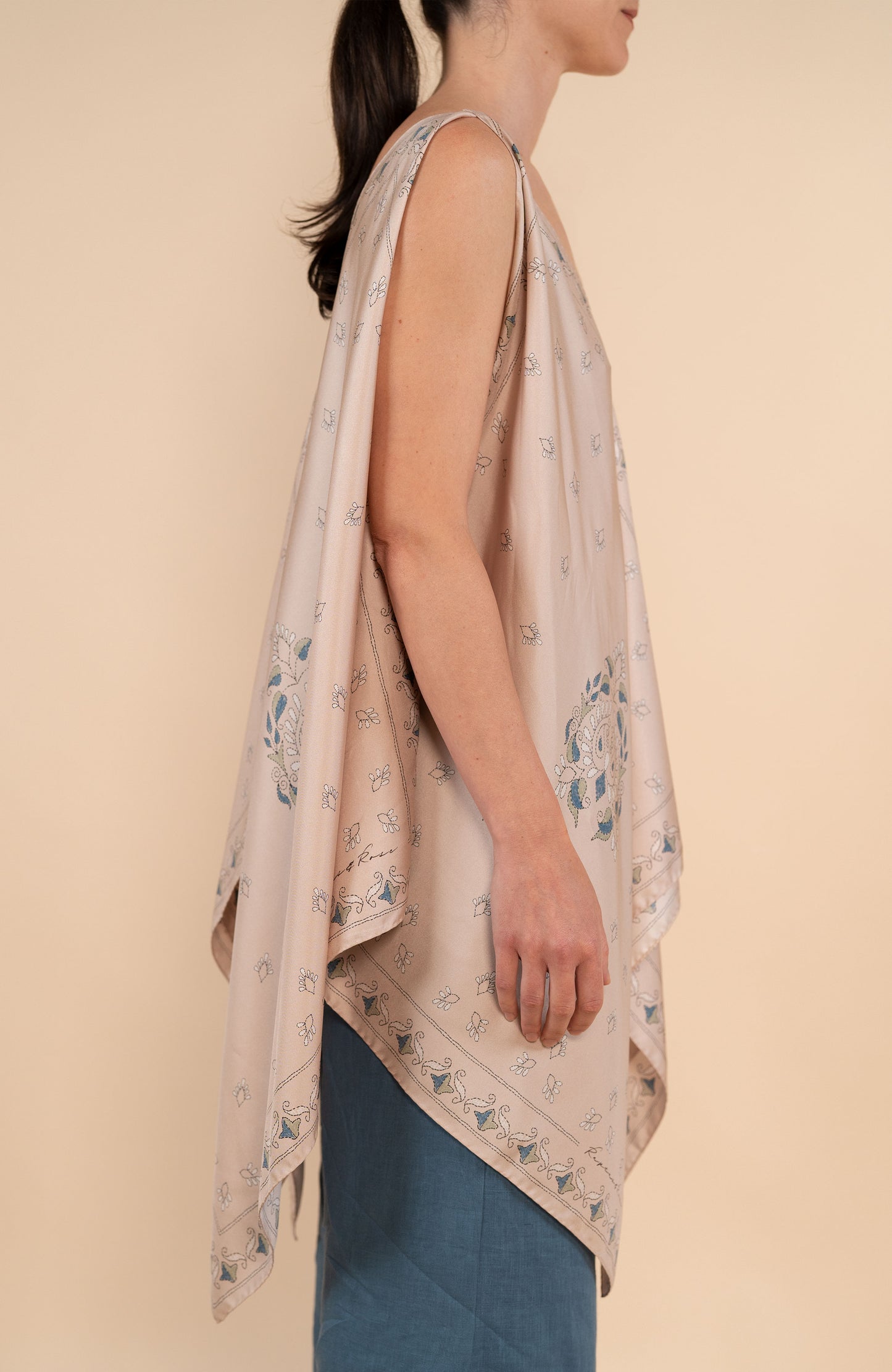 GORGEOUS FOULARD SILK TOP