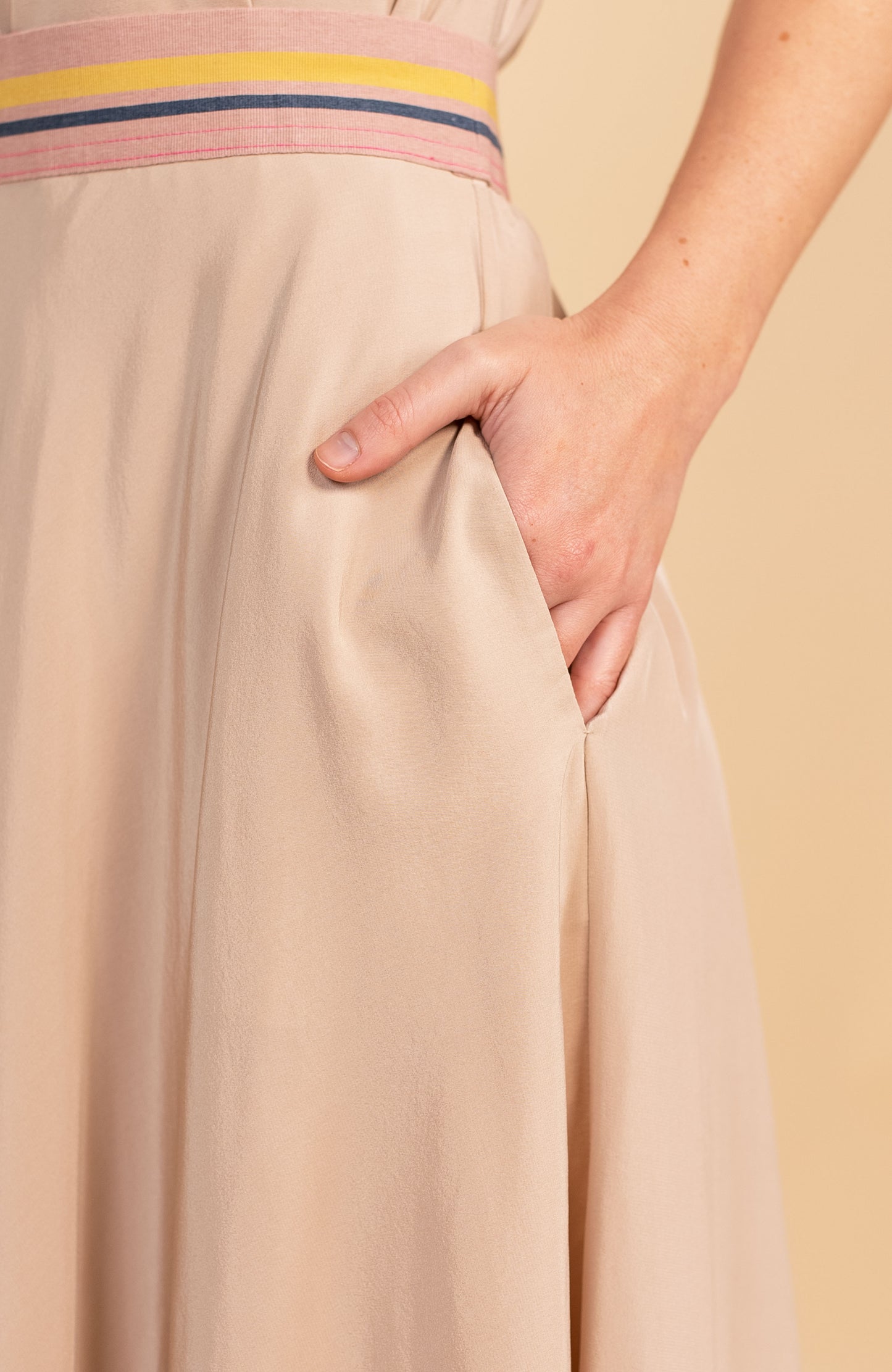 UNIVERSAL SKIRT