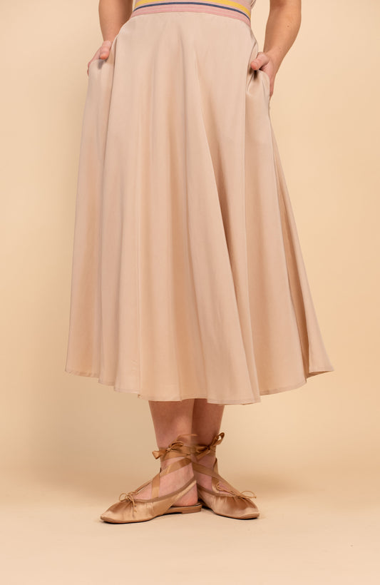 UNIVERSAL SKIRT