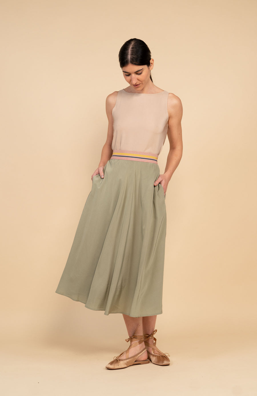 UNIVERSAL SKIRT