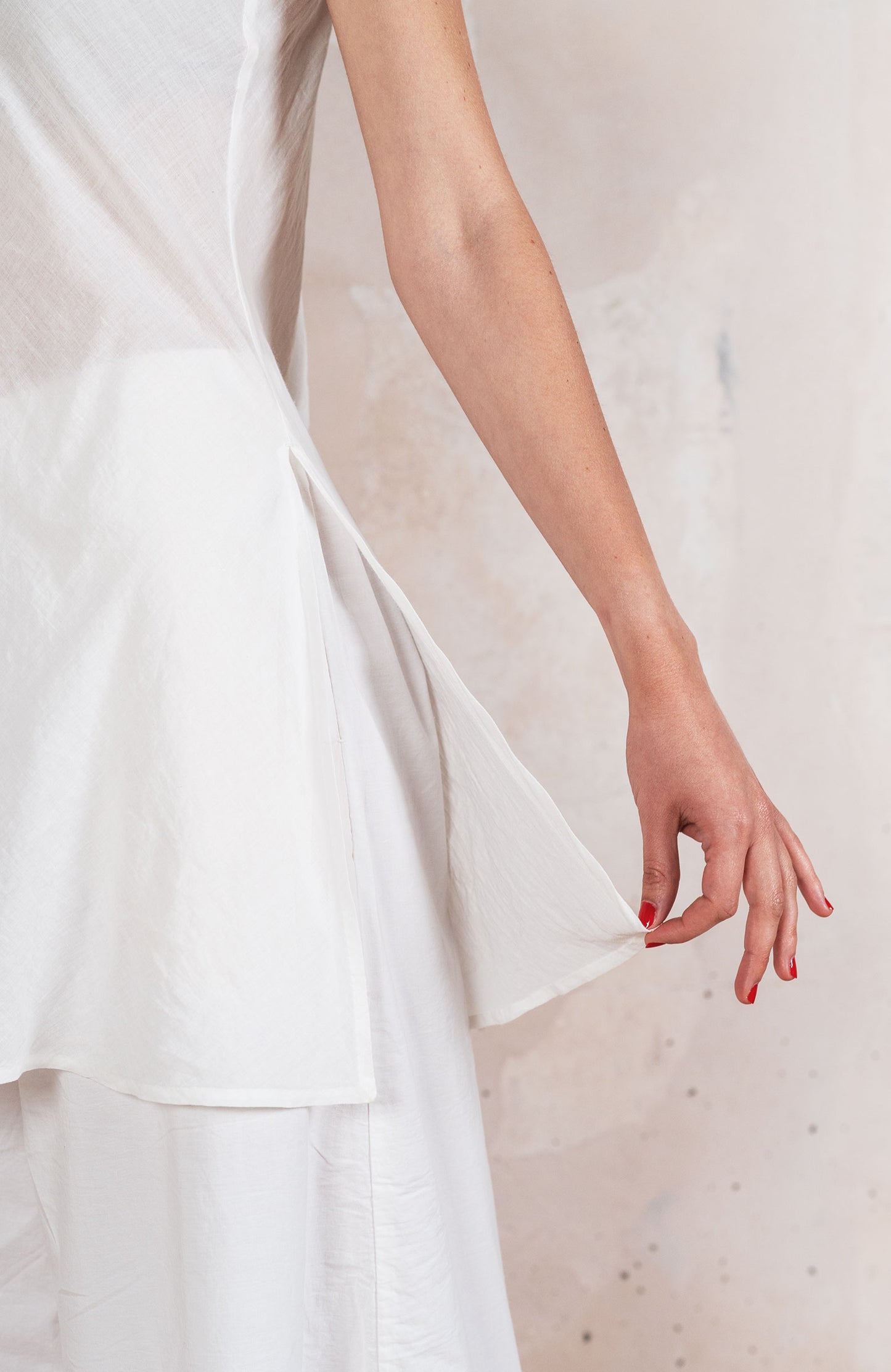 SOTTOVESTE DALLO SCOLLO FIORITO