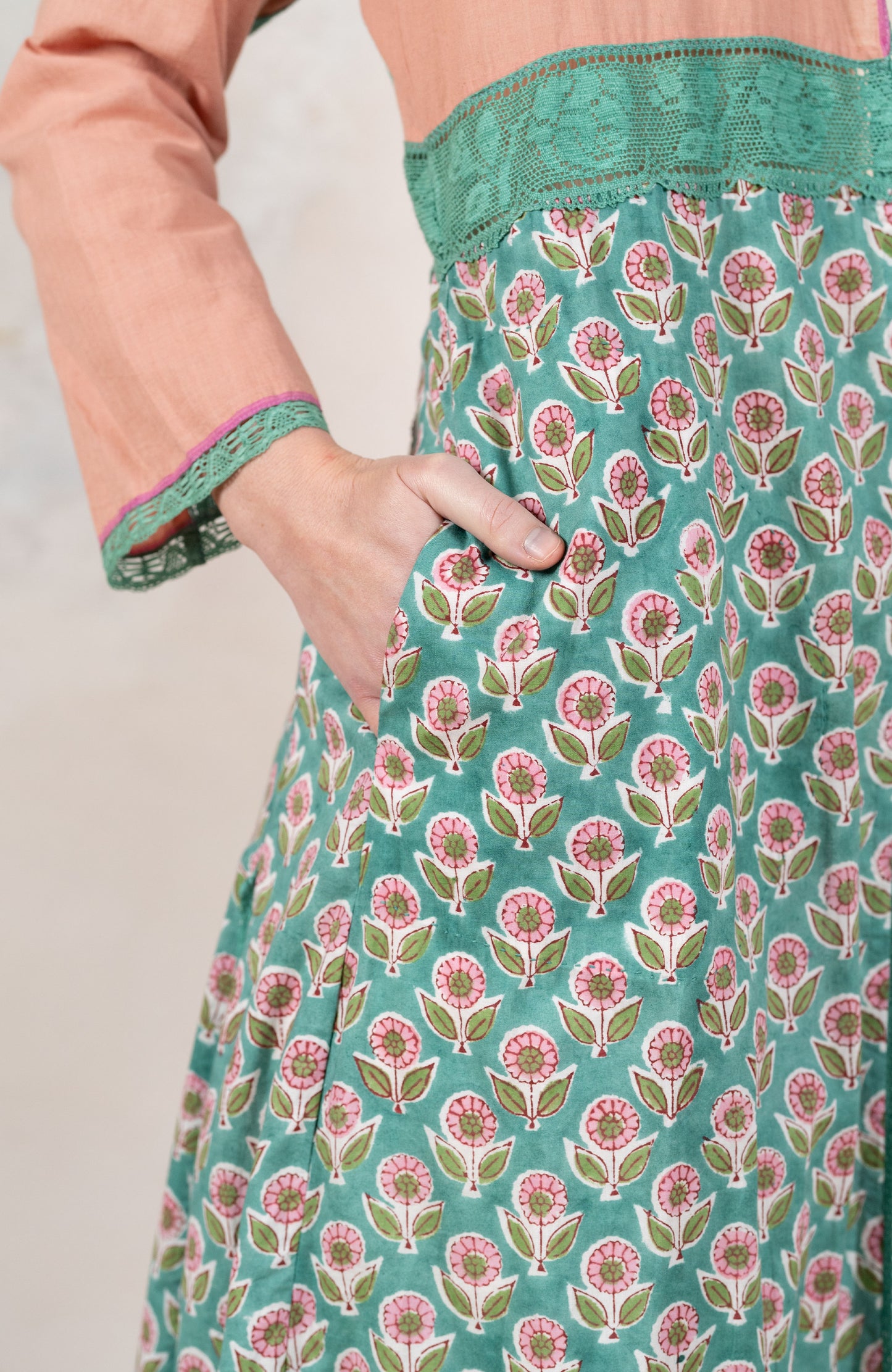 FULL OF INDIA LONG LIGHT COAT