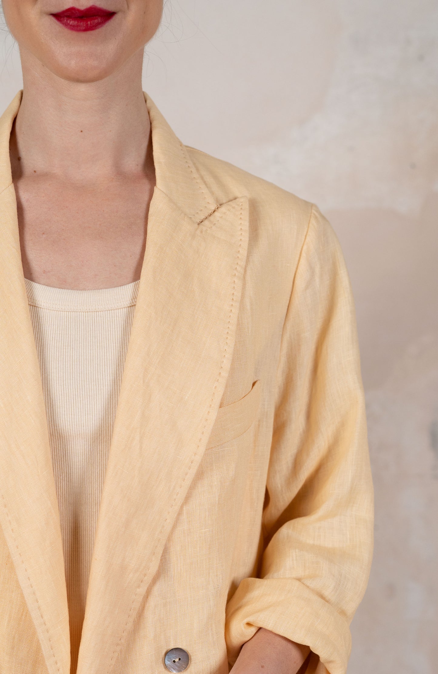 LINEN TRAVEL JACKET