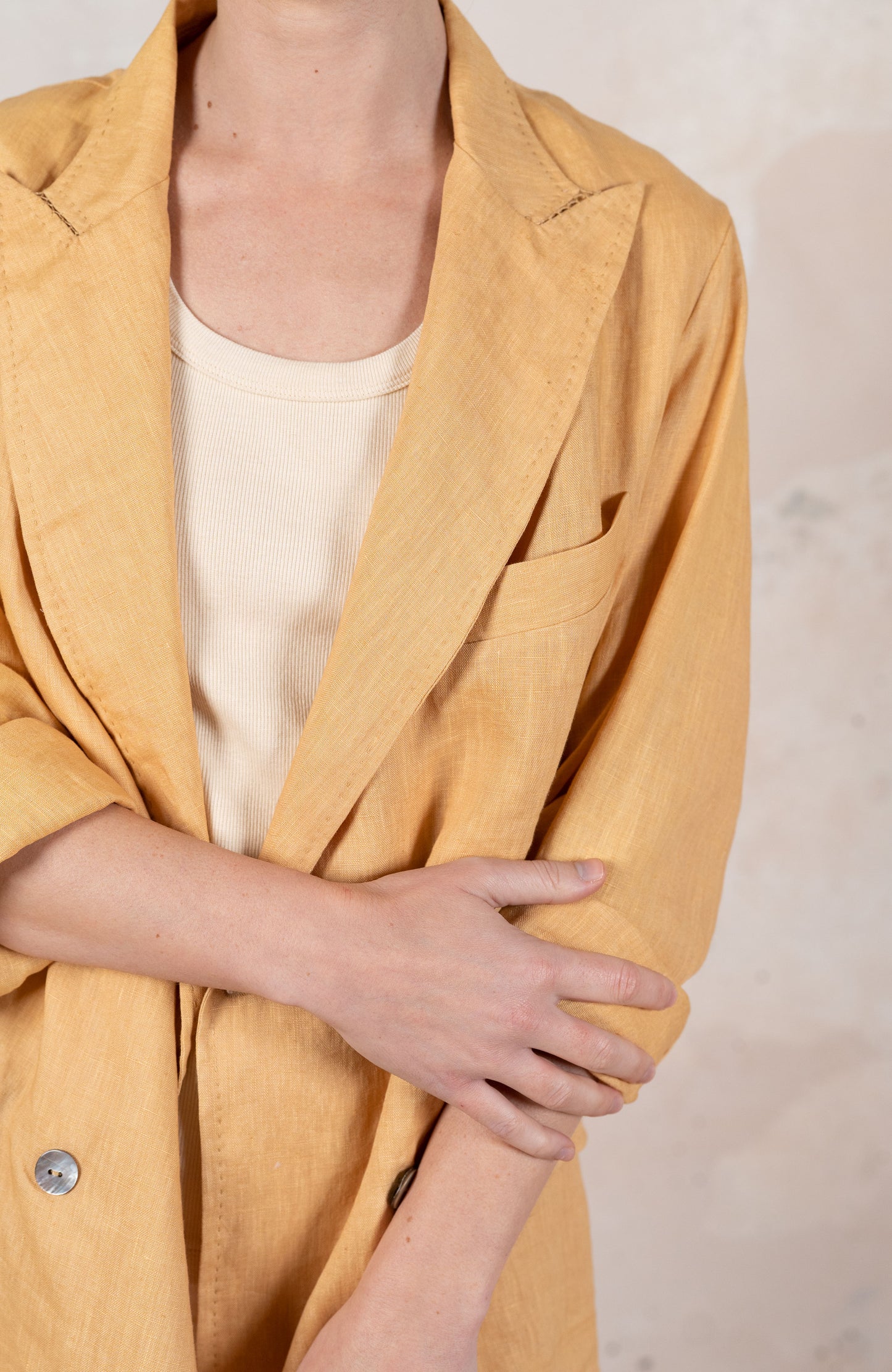 LINEN TRAVEL JACKET